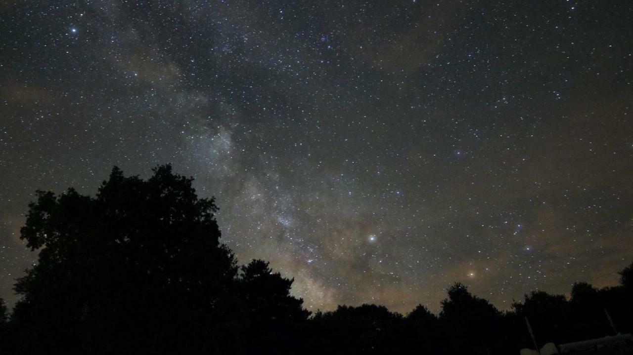 מלון Charron  La Toile Sous Les Etoiles מראה חיצוני תמונה